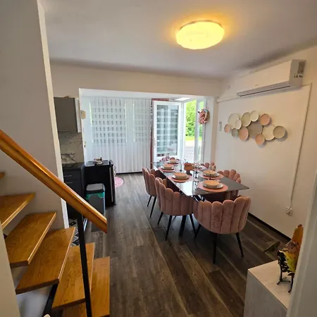 Vartalak Apartmanhaz *
